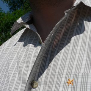 Límeček drží pevně, nijak se nekroutí