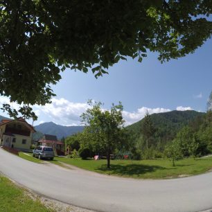 Na fotografiích je partné klasické rybí oko