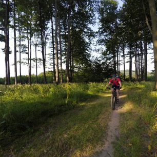 Automatické vyvážení bílé funguje i v obtížnějších světelných situacích poměrně spolehlivě, ale dokáže nečekaně nepříjemně překvapit