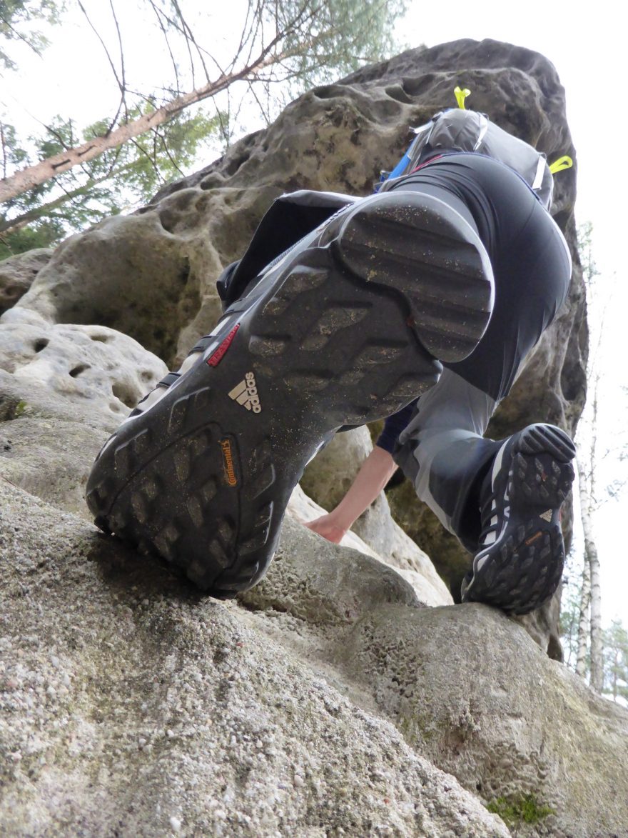 Podrážka Traxion se směsí Continental drží a neklouže