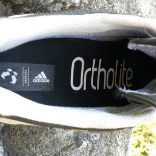 Vložka Ortholite dobře odvádí vlhkost od chodidla
