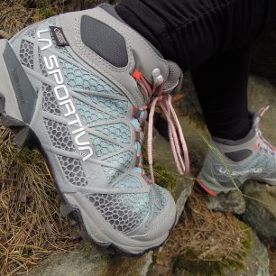 Prodyšná síťovina pomáhá při teplých dnech s odvodem vlhkosti