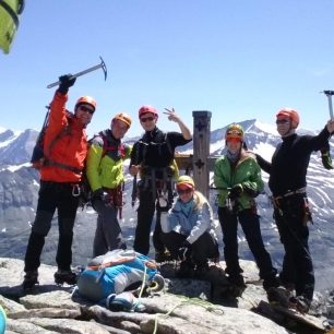 S batohem SALUTE na vrcholu