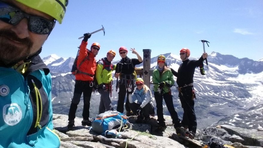 S batohem SALUTE na vrcholu