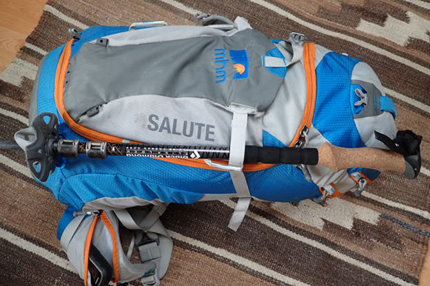Batoh SALUTE a upnutí teleskopické hole