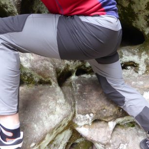 Elasticita kalhot dovoluje velký rozsah pohybu