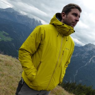 Marmot Headwal se dá nosit samostatně na triku nebo s další vrstvou, vždy padne skvěle