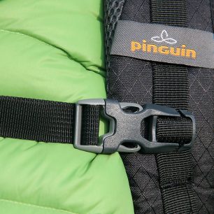 Prsní popruh je možné nastavit podle potřeby.