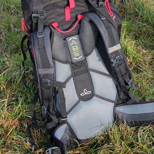 Zádový systém ABS.