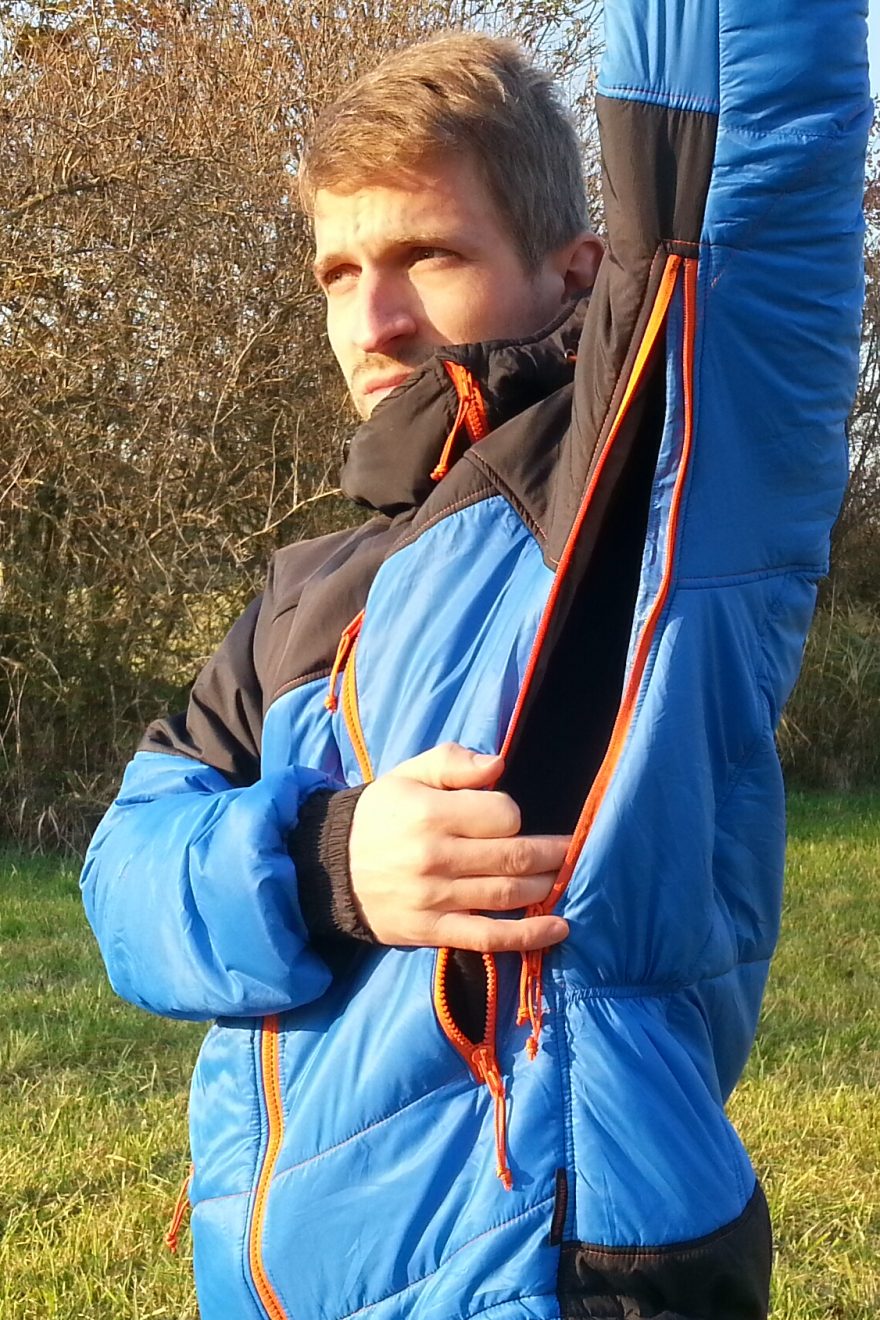 Odvětrání lze rozepnout opravdu hodně a dostanete se pak i do spodnějších vrstev