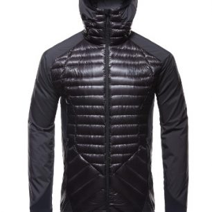 Gold ISPO Award: BLACK YAK, Lehká péřová, strečová bunda.