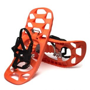 Gold ISPO Award: Sněžnice Fimbulvetr Hikr. Sněžnice vyrobené z jednoho kusu, které díky promyšlené konstrukci fungují stejně dobře jako o 4 palce větší konkurenti. Stavitelná pata samozřejmostí.