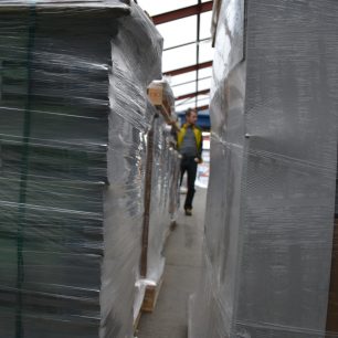 Kolik časopisů se asi vejde na jednu paletu?