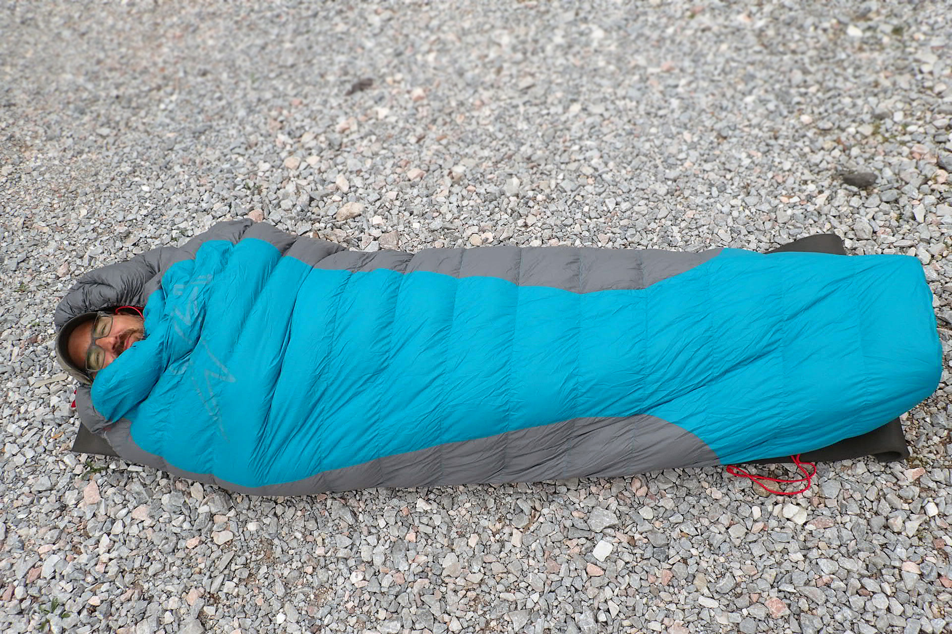 Při výšce 174 cm je tu ještě rezerva pro výšku 180 cm.