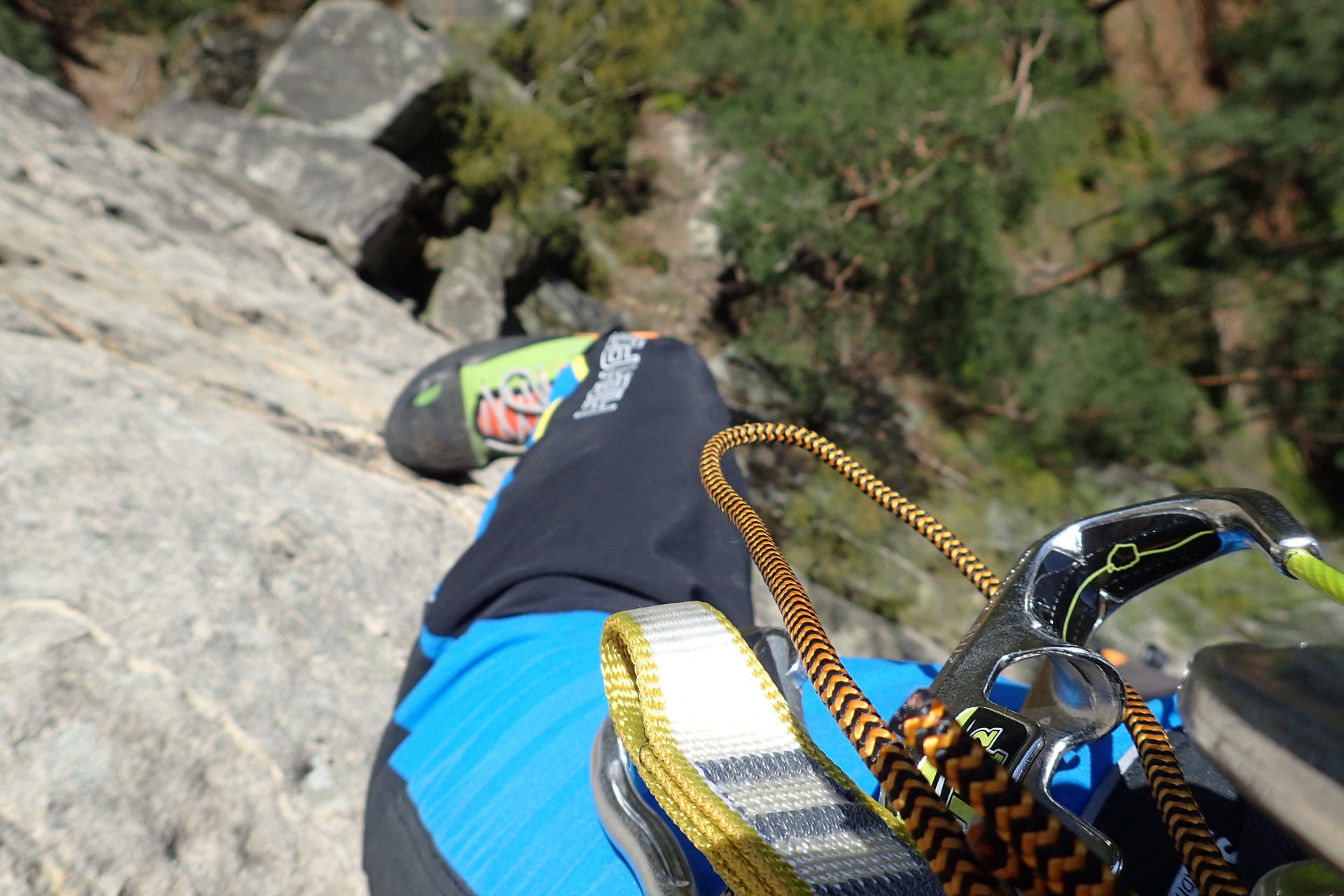Vojta Dvořák testoval vybavení na skalách v České ráji i na feratách u Semil a v Děčíně.