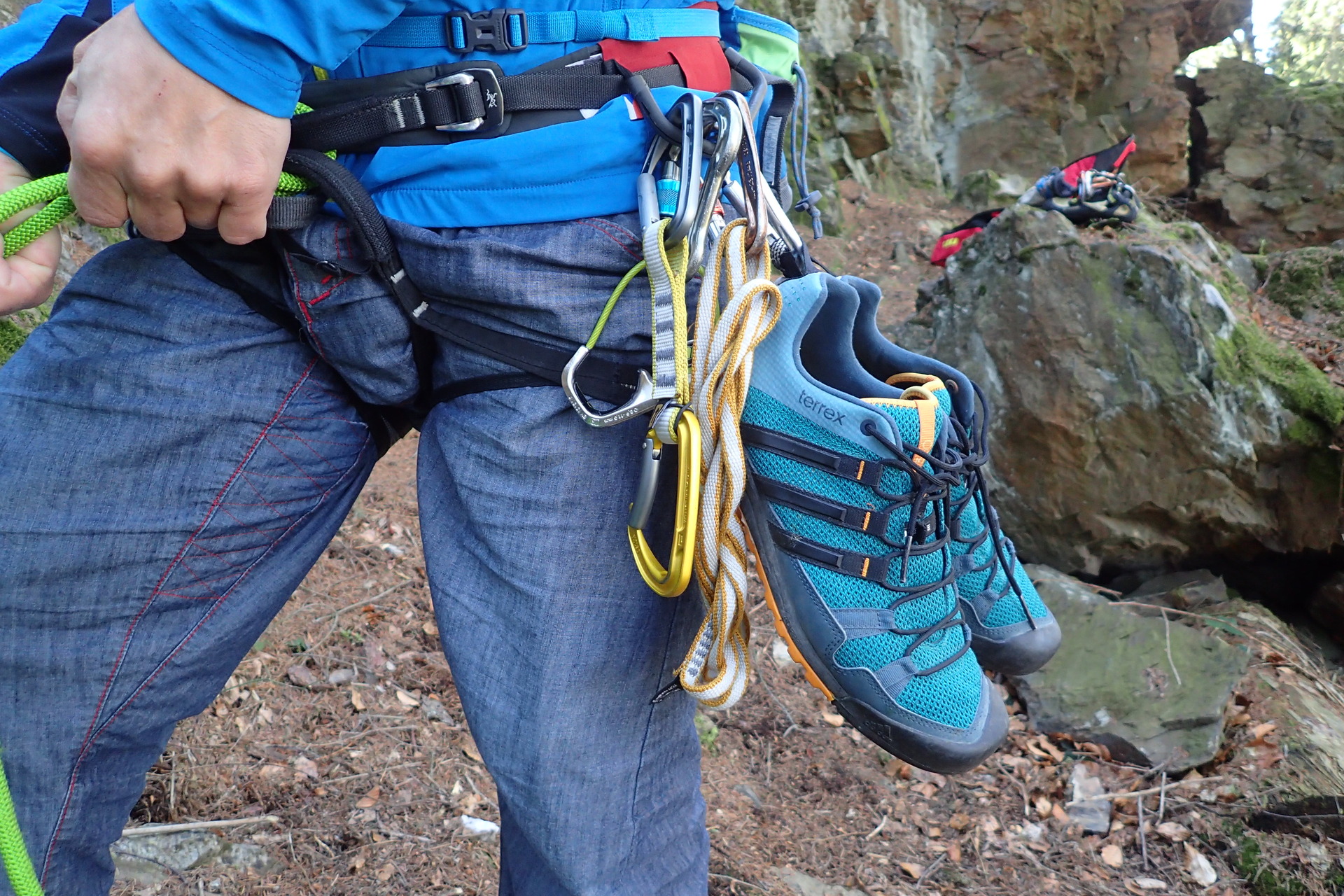 Příznivá hmotnost dělá z obuvi adidas SOLO minimalistickou botu na skaly a do hor.