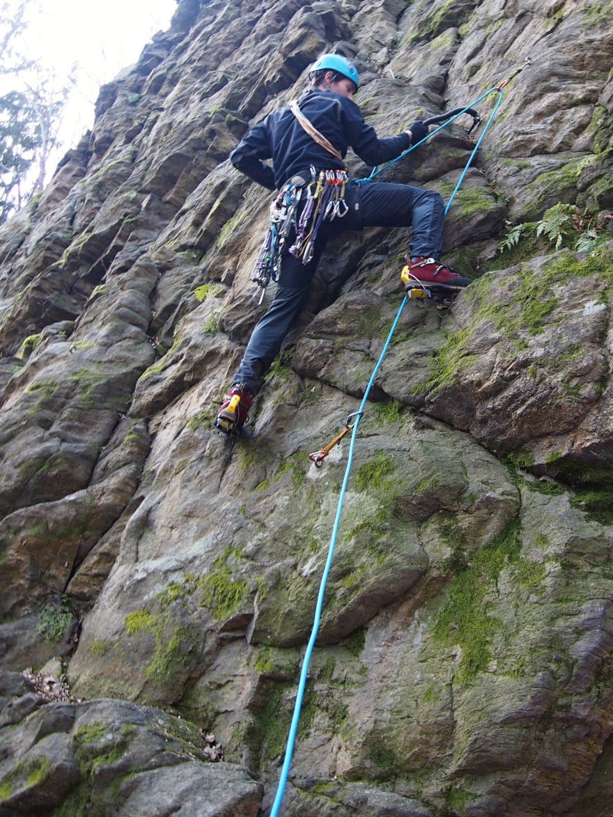 Lano se snadno nabírá i povoluje.