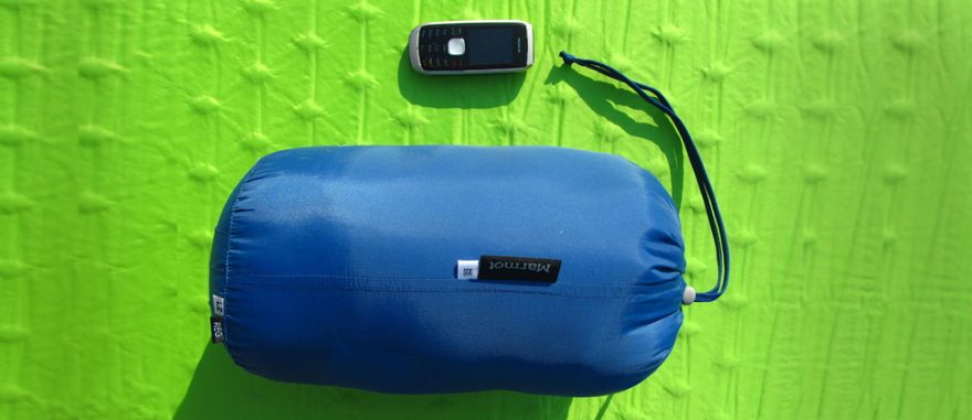 Opravdu lehký teplý spacák - recenze Marmot Helium