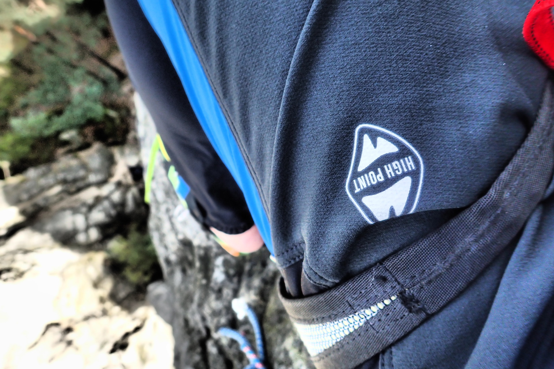 Testováno při lezení na Suchých skalách.