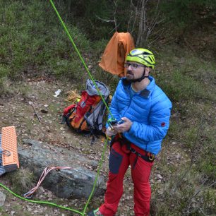 Vaude Badile II na skalách.