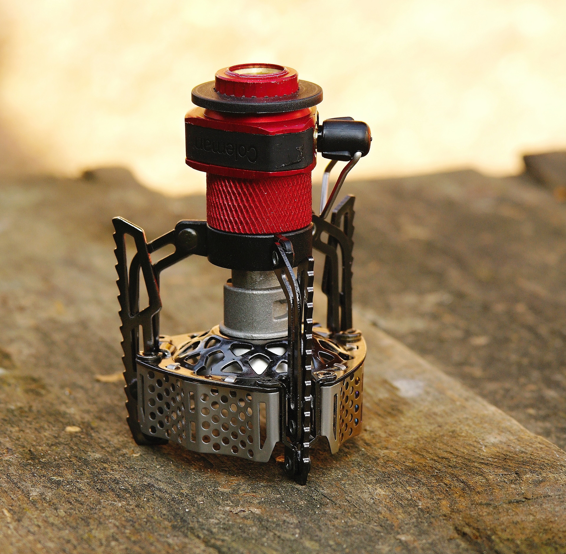 Složený vařič Coleman FYRESTORM.