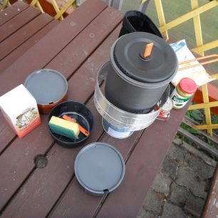 Příprava na uvaření těstovin.