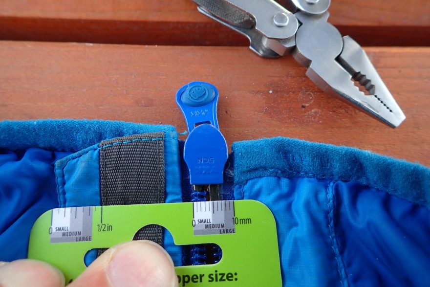 Výběr vhodné velikosti zipového jezdce podle měřítka.