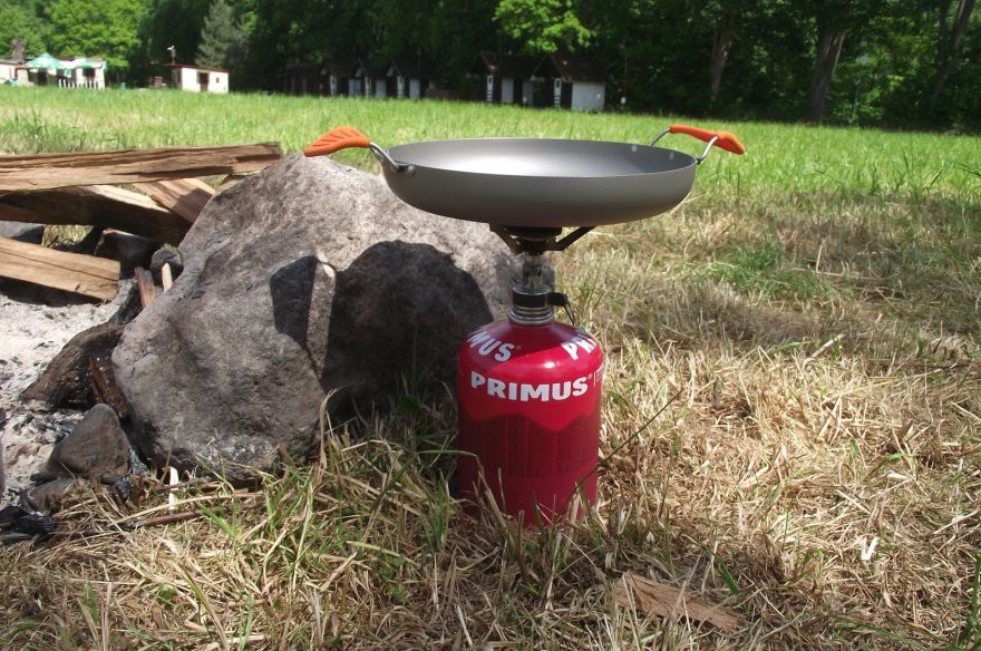 Pánvička z profilu.