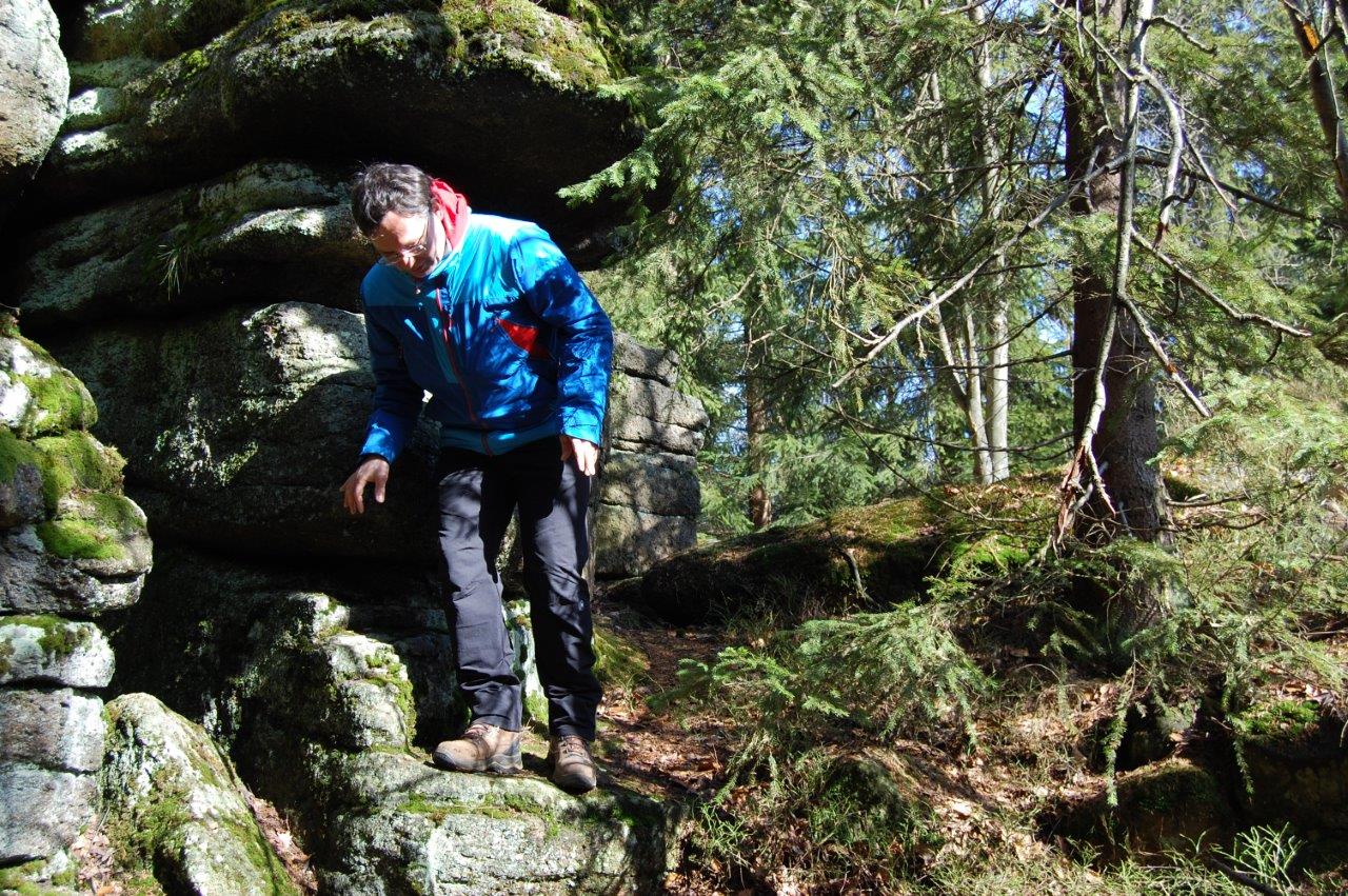 Kalhoty Marmot Scree Pants na túře.