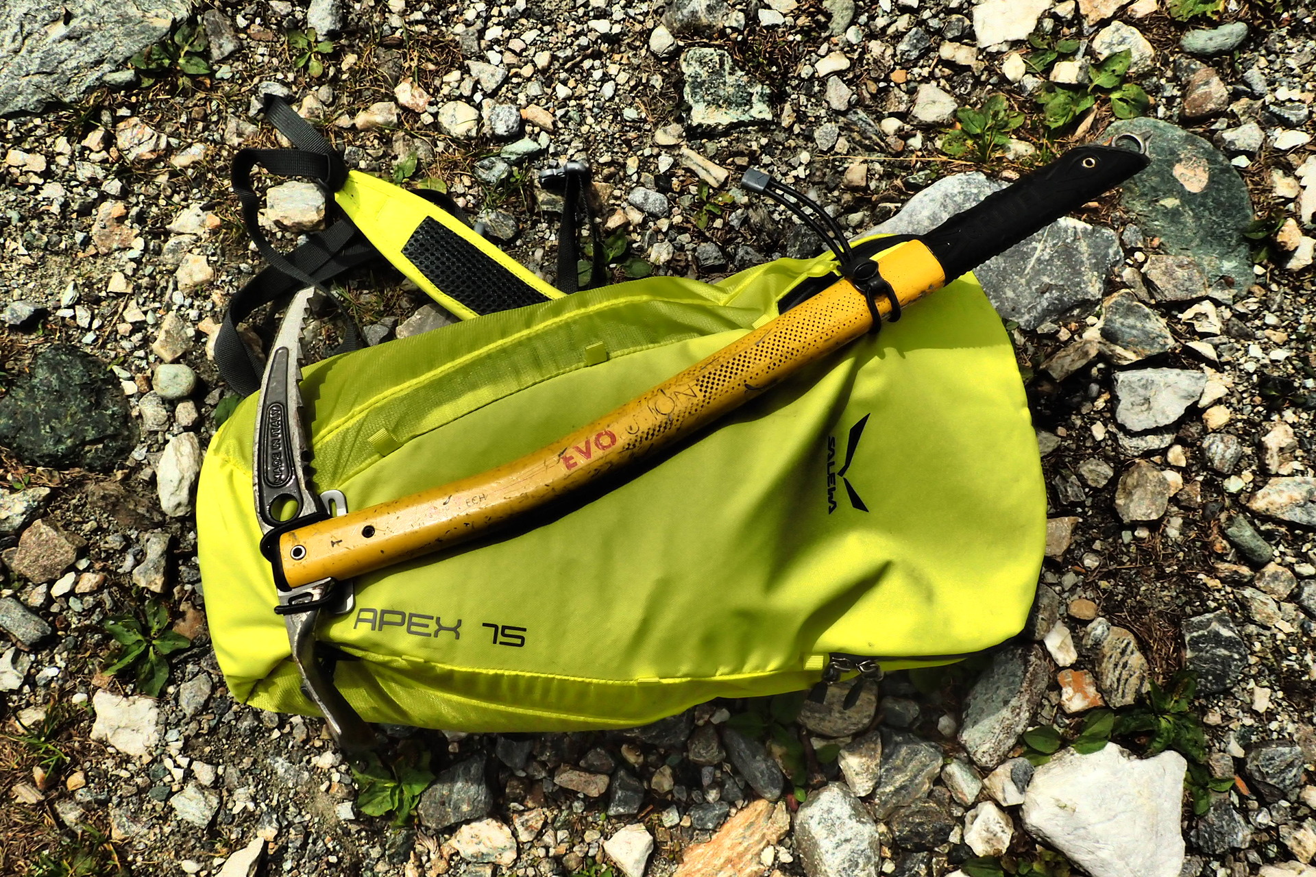 Fixace cepínu. Fixace cepínu.