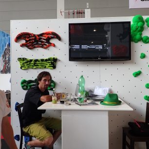 Kluci z Makaku v plném pracovním nasazení.