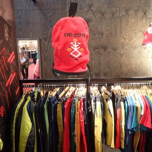 Kompletní nabídka lezeckého oblečení pro všechny, kteří žijí lezením a znamená pro ně životní styl. Tak to byla kolekce Rafiki.