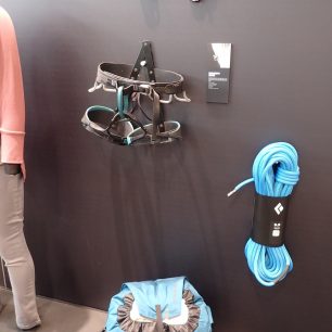 BLACK DIAMOND je schopen sestavit i takto sladěný lezecký set.