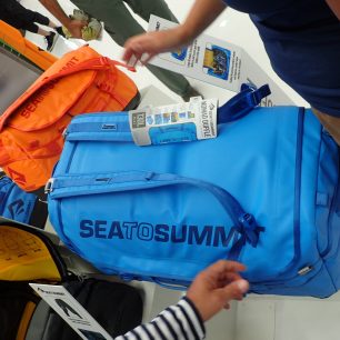 SEATOSUMMIT nás zaujal promyšlenou sadou transportních zavazadel se spoustou detailů.