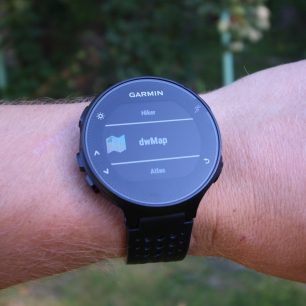 Submenu hodinek Garmin Forerunner 235.