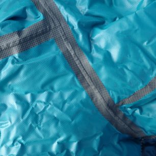 Detailní pohled na vnější tape na bundě Columbia OutDry Ex Gold Down Hooded Jacket.