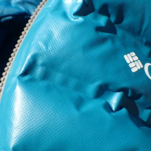 Lepené švy u bundy Columbia OutDry Ex Gold Down Hooded Jacket.