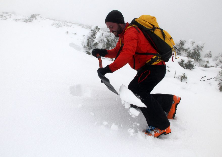 Použití BCA Shaxe Tech jako lopaty