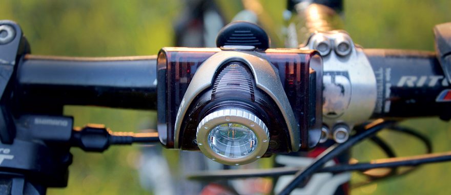 Cyklosvítilna, se kterou Slunce nezapadá - recenze Ledlenser B5R a B2R