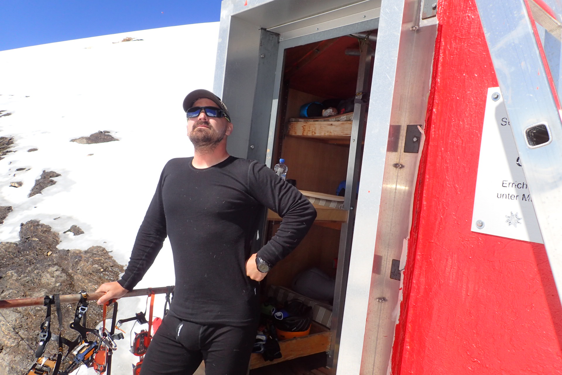 Triko WOOLIFE a trenýrky na bivaku během přechodu Kaprunu.