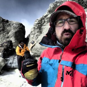 WOOLIFE na Damavandu ve výšce  5671 metrů nad mořem.