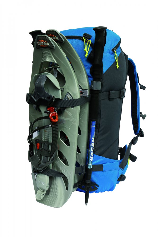 Batoh Pinguin Ridge 40, přední panel umožňuje pohodlné připnutí a nošení sněžnic.