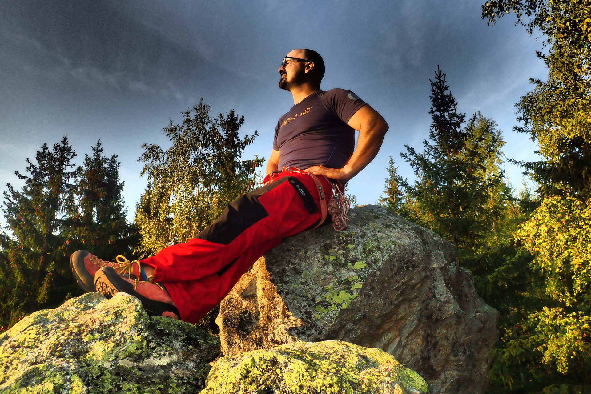 Direct Alpine Mountainer Cargo kalhoty jsou odolné a vydrží toho opravdu hodně.