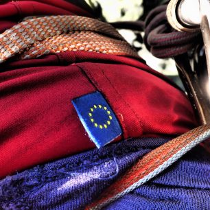 Kalhoty Direct Alpine Mountainer Cargo jsou vyrobeny v EU.