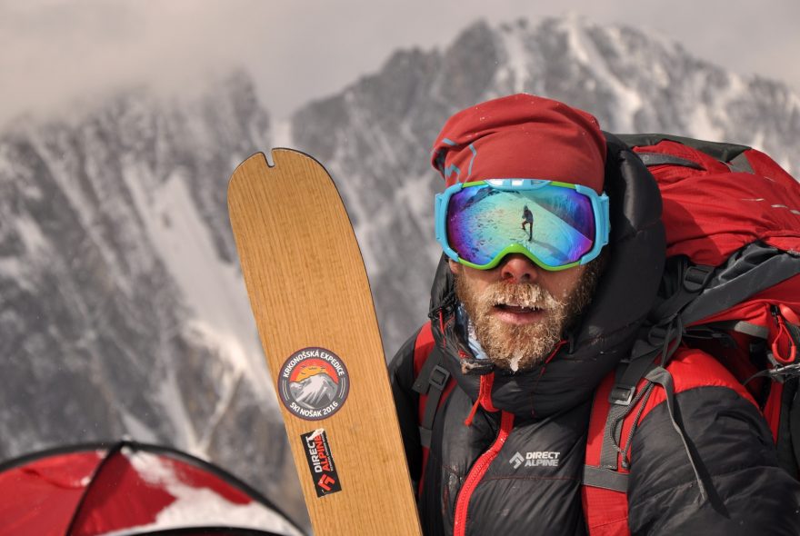 Zdeňkovi Hákovi se podařilo sjet afghánský Nošak na lyžích.