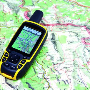 Udání polohy pomocí souřadnic GPS může být ve stresu zdrojem chyb.