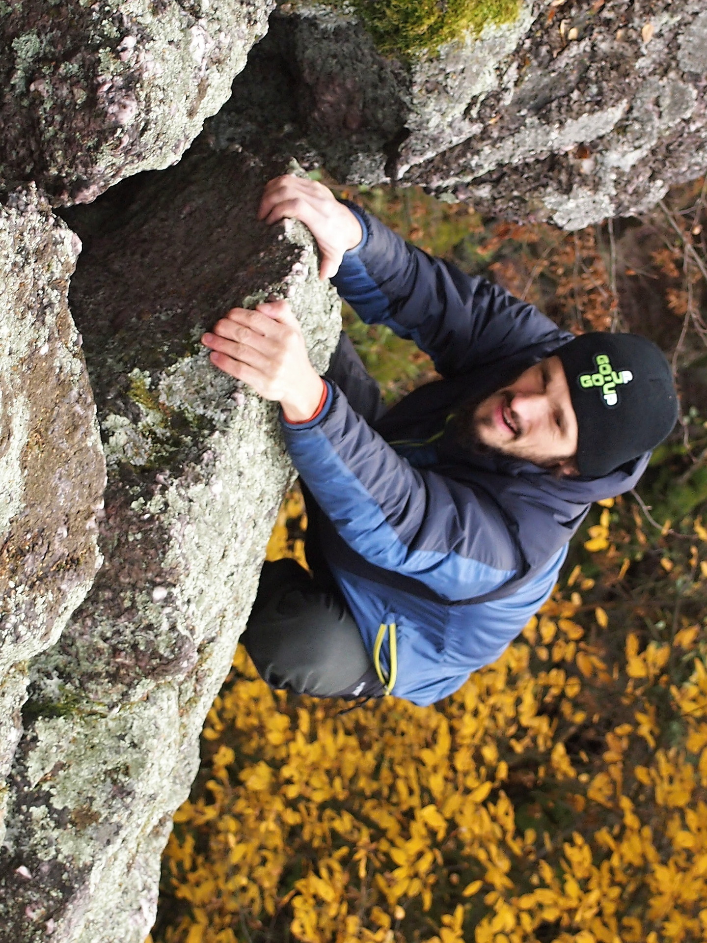 Bunda RAFIKI Fletcher na boulderu.