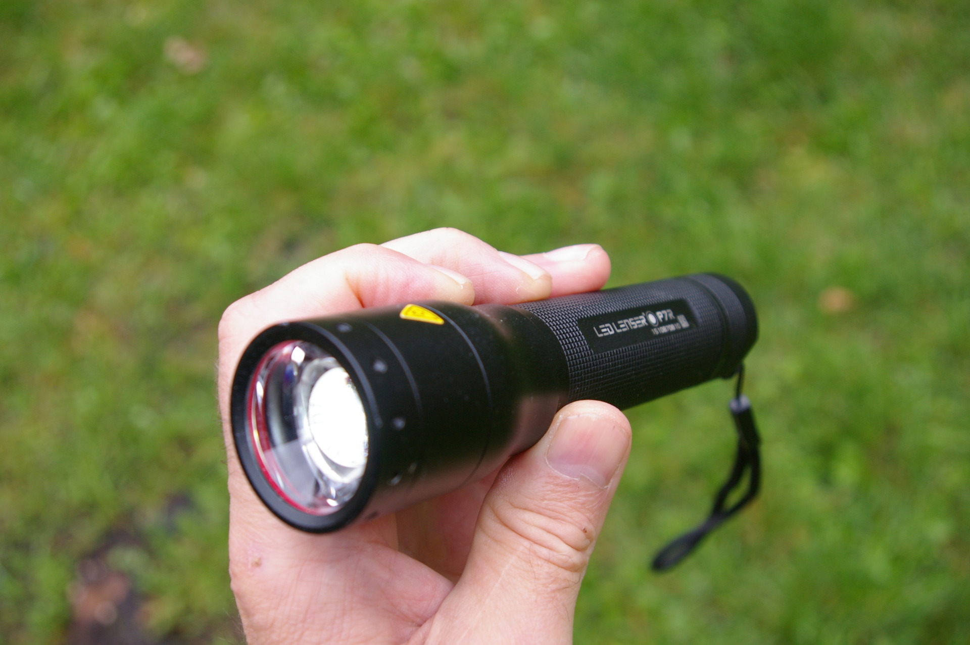 Svítilna Led Lenser P7R má univerzální využití.