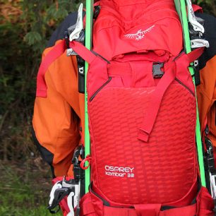 Batoh na lyže i na snowboard - recenze batohu Osprey Kamber 32