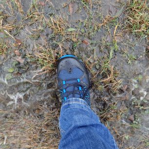 Salomon Cruzano GTX byly několikrát otestovány ve vodě i pod ní.